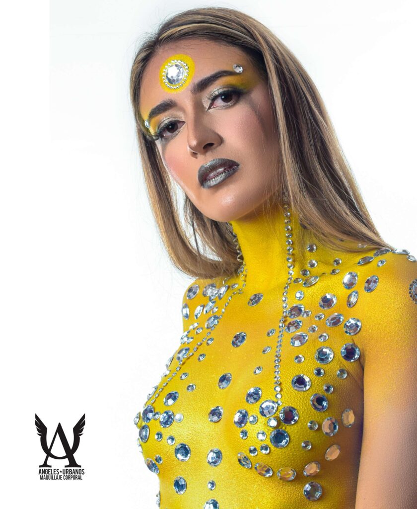 maquillaje amarillo